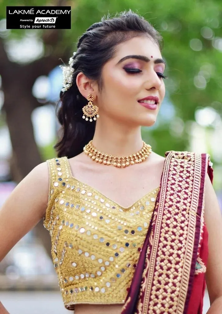 Lakme Academy - Best Makeup Academy in Satellite Ahmedabad - image 1