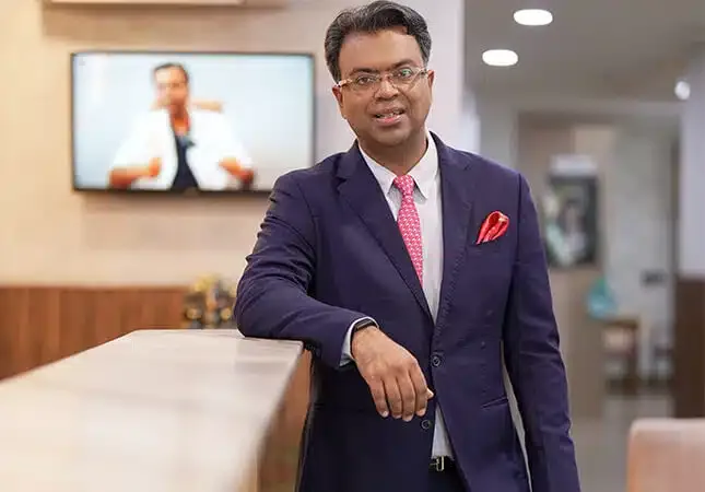 Plastic Surgeon in Bandra Mumbai - Dr Rajat Gupta at Lilavati Hospital - image 1