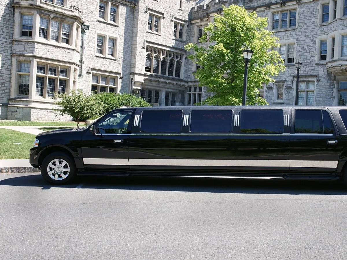 Celebrate Every Occasion With Luxury Limos For Rent in Denver - image 1